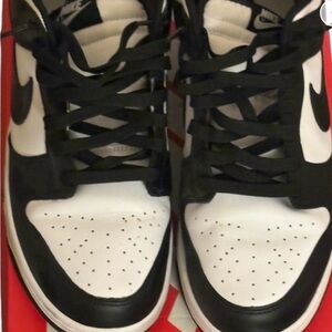 Nike Men's Classic Black and White Sneakers